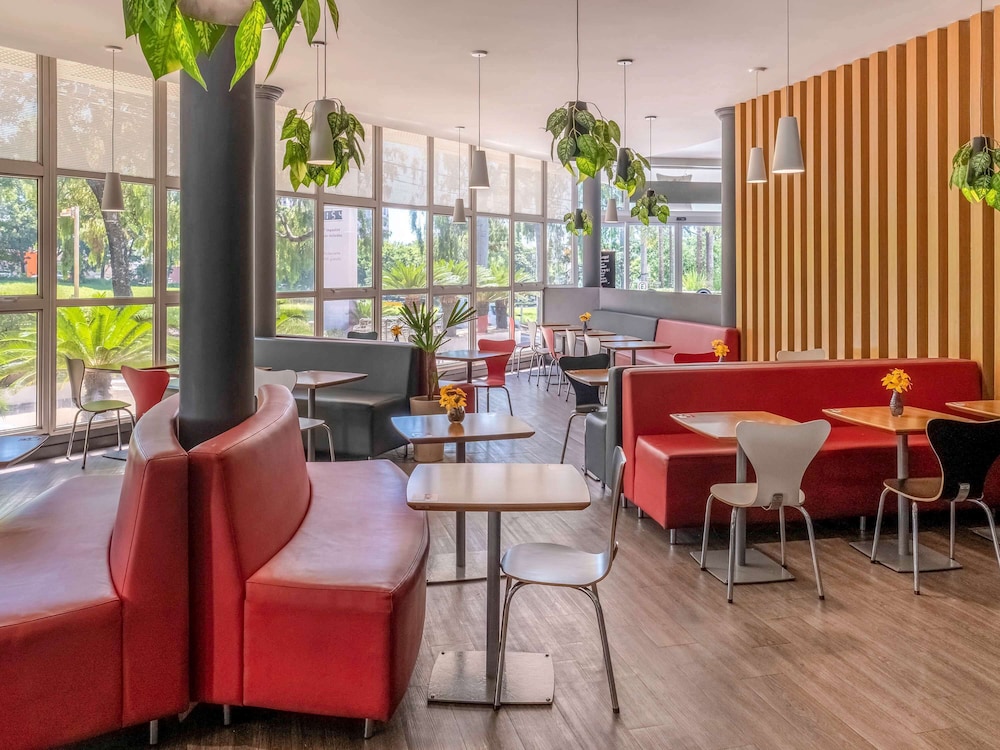 restaurant-cafeteria