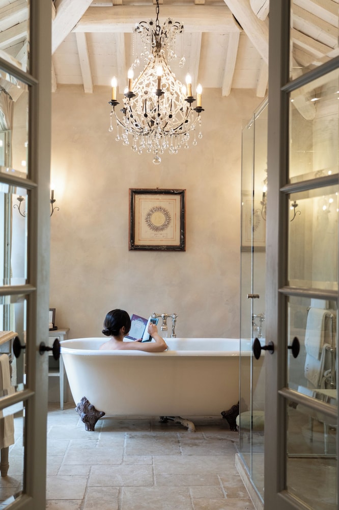 Suite, King Bed, Garden Area, Corner
