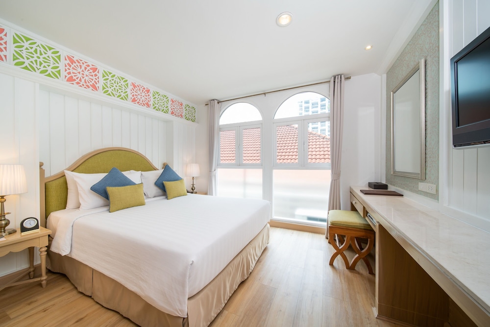 SUPERIOR ROOM