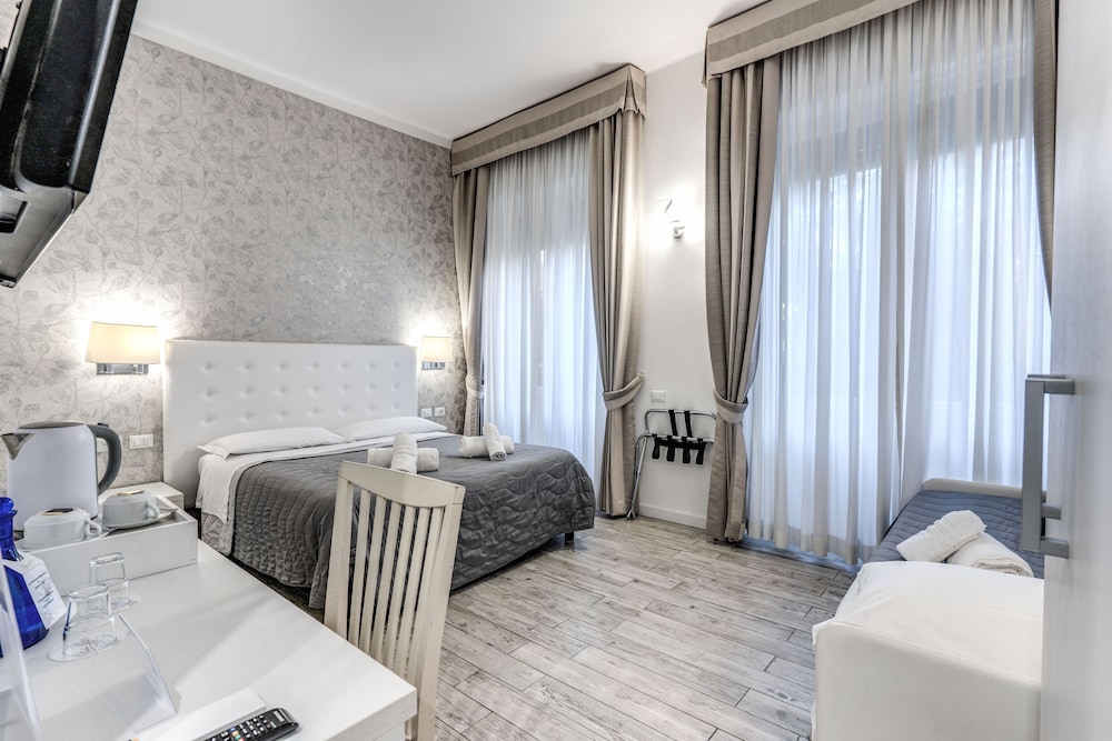 Gardenia Suite 12/25