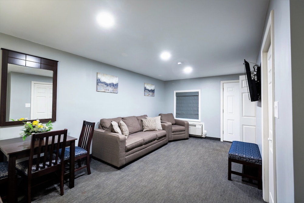 Mt Madison Inn & Suites 42/46