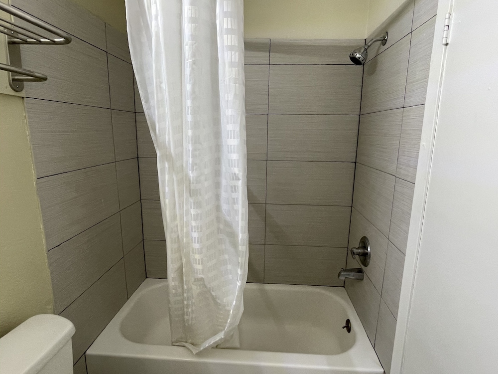 Americas Best Value Inn Alexandria 8/21
