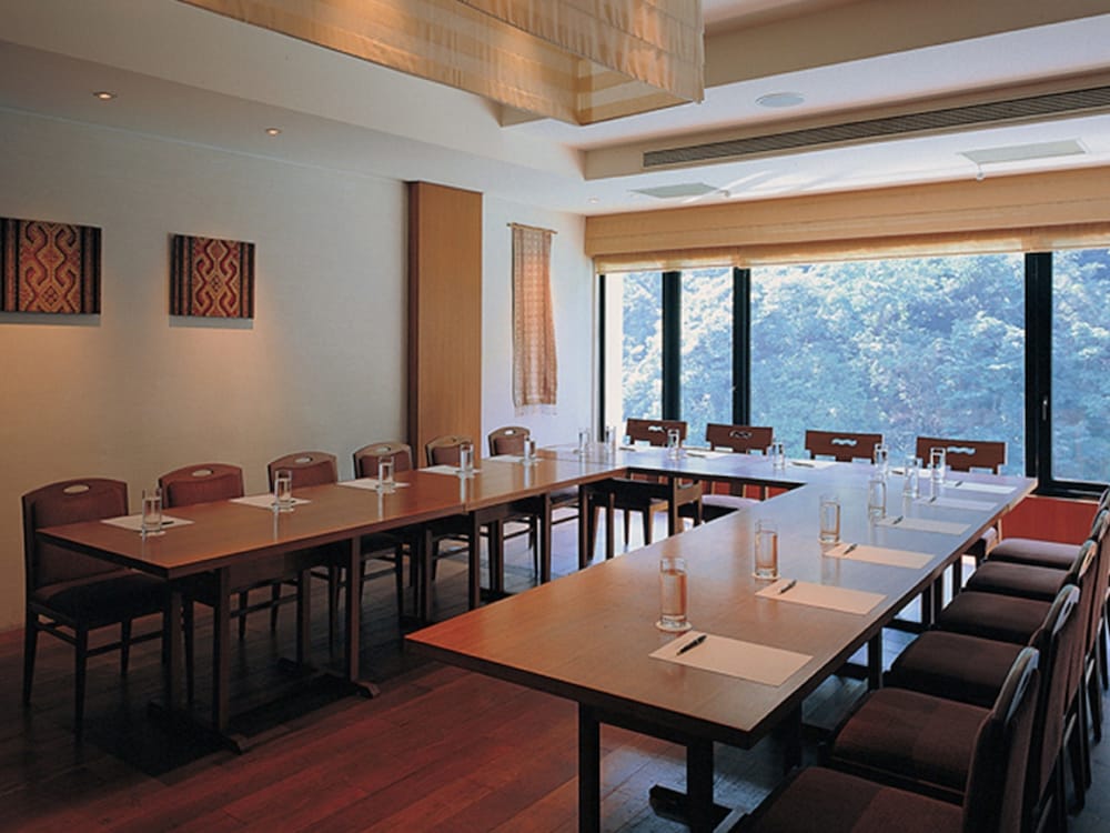VOLANDO URAI SPRING SPA AND RESORT 57/66