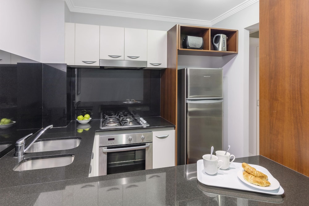 Oaks Brisbane Lexicon Suites 25/37