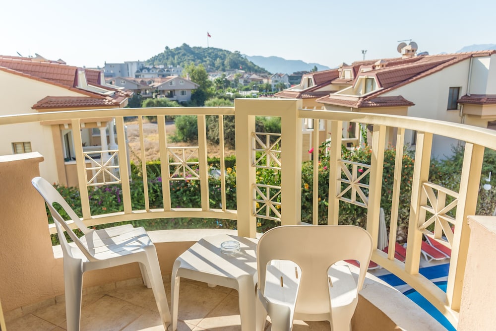 Faros Grand Hotel 38/48