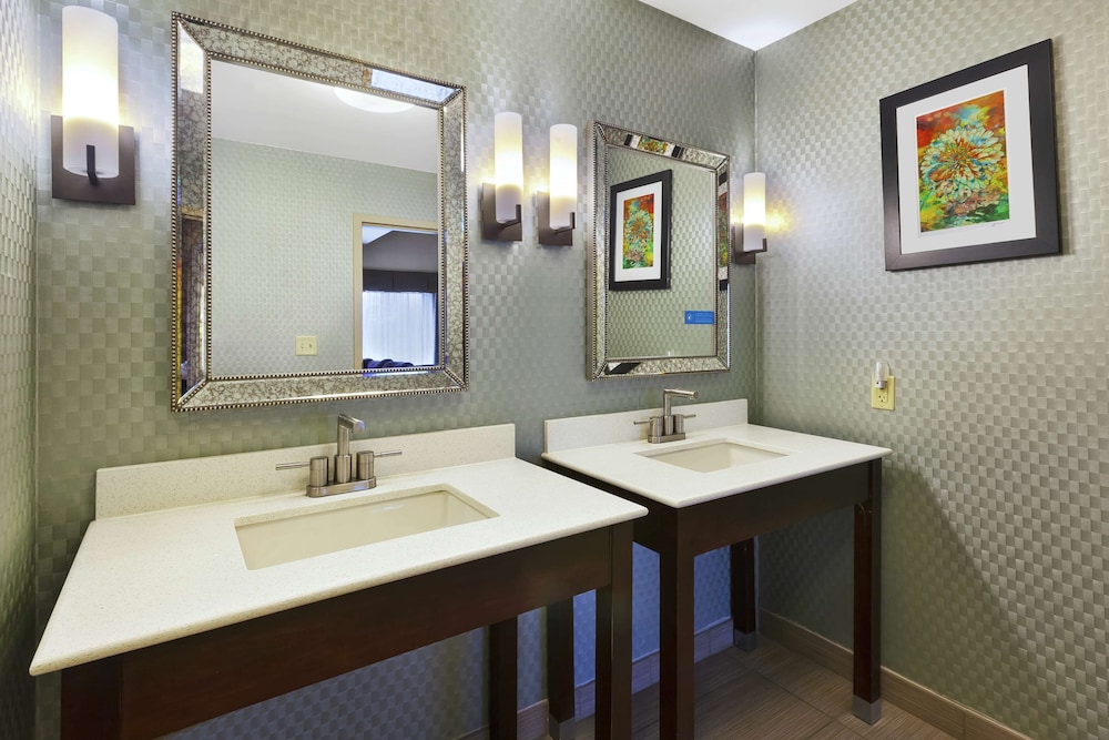 Hampton Inn Clinton, NJ 42/56