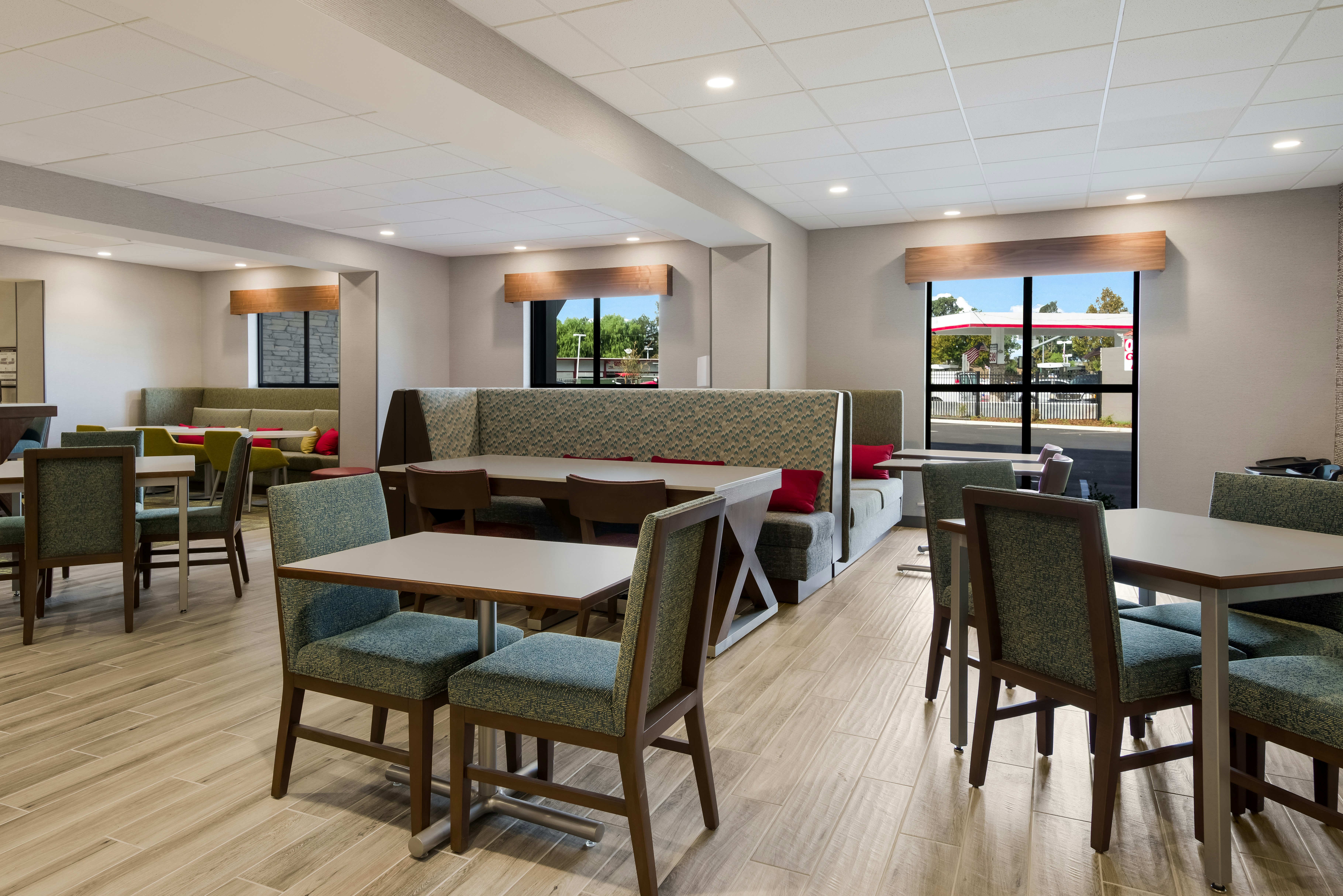 Hampton Inn Concord 19/21