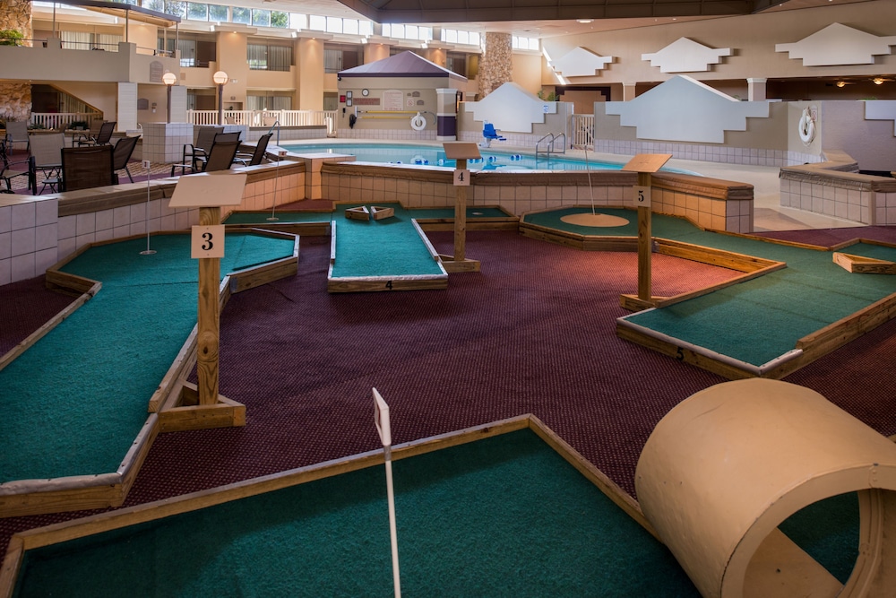 Ramada by Wyndham Midtown Grand Island 20/30