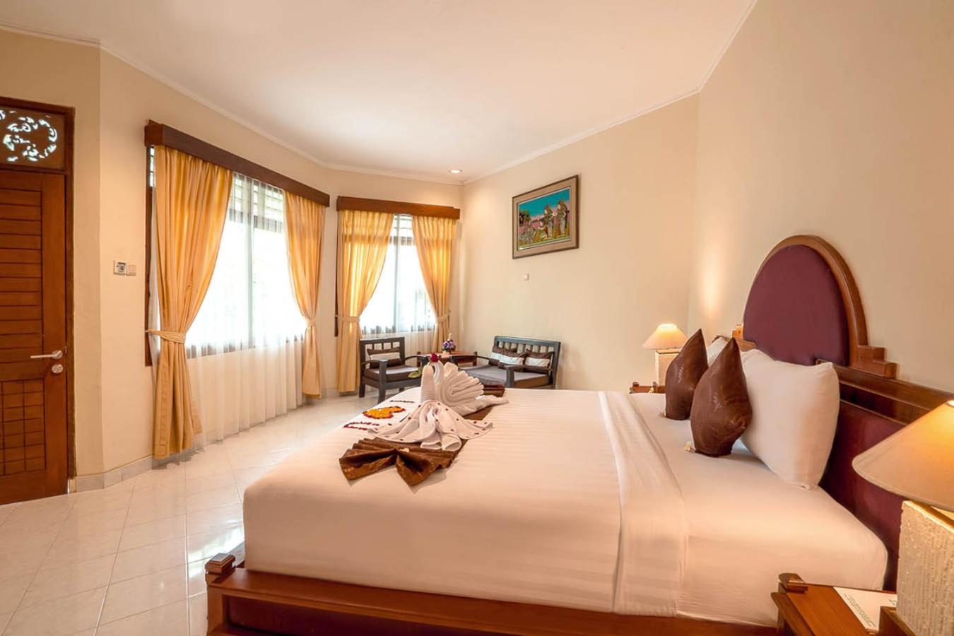 PREMIER ROOM