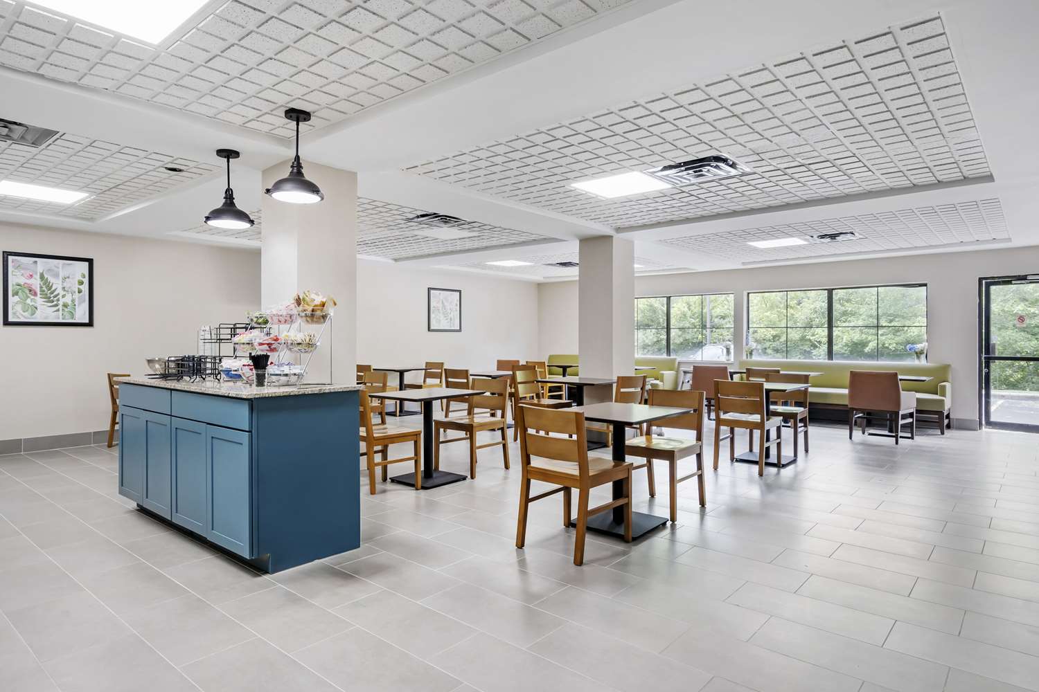 Country Inn & Suites by Radisson, Pickerington, OH 36/47
