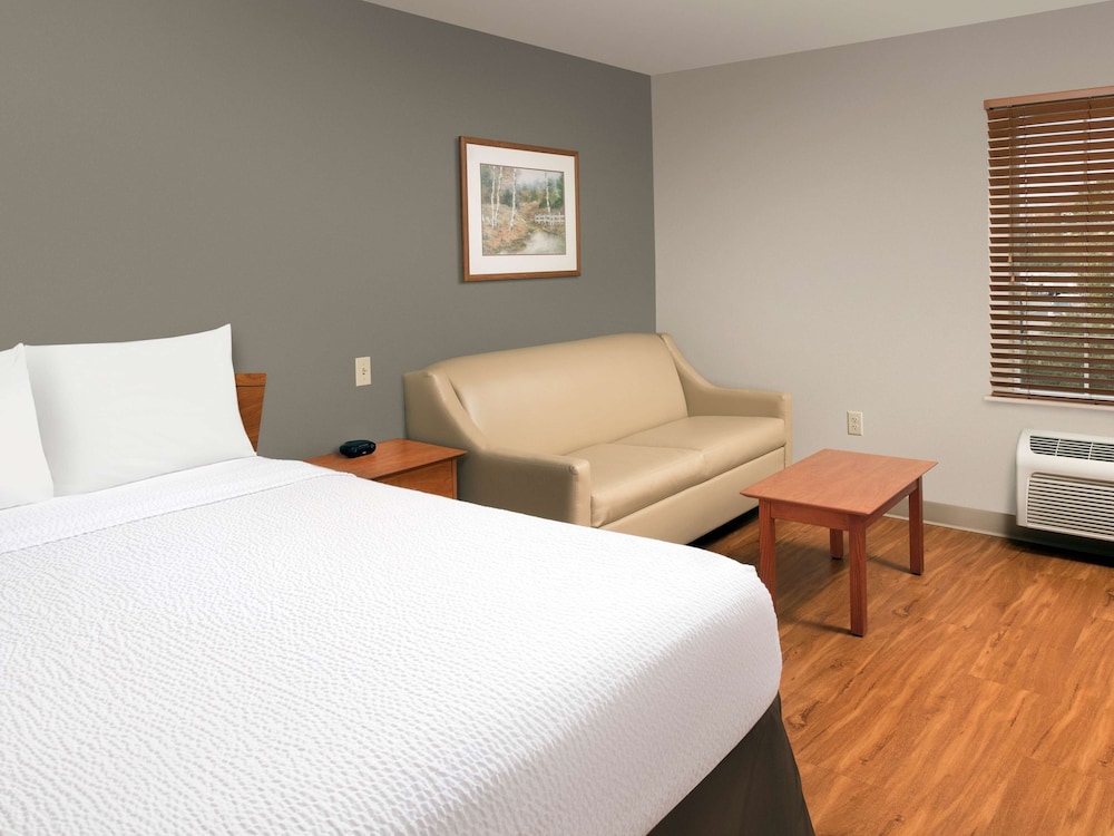 Extended Stay America Select Suites Akron South 22/51