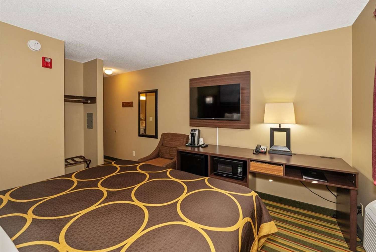 Super 8 by Wyndham Superior WI 17/25