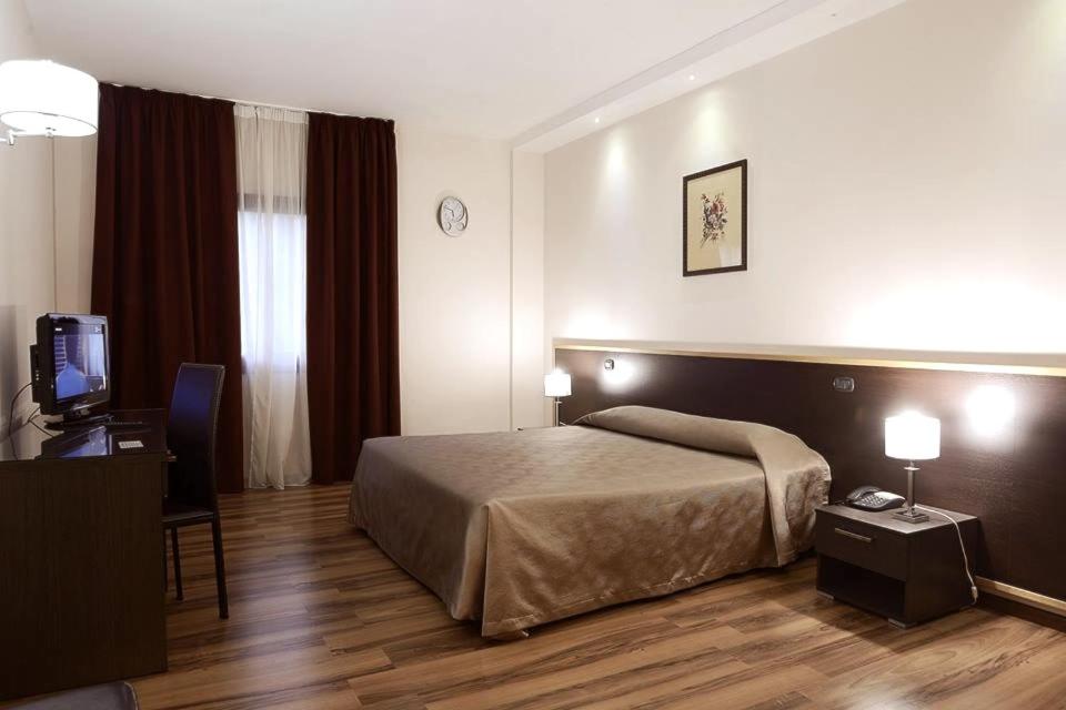Comfort, Double or Twin Bed