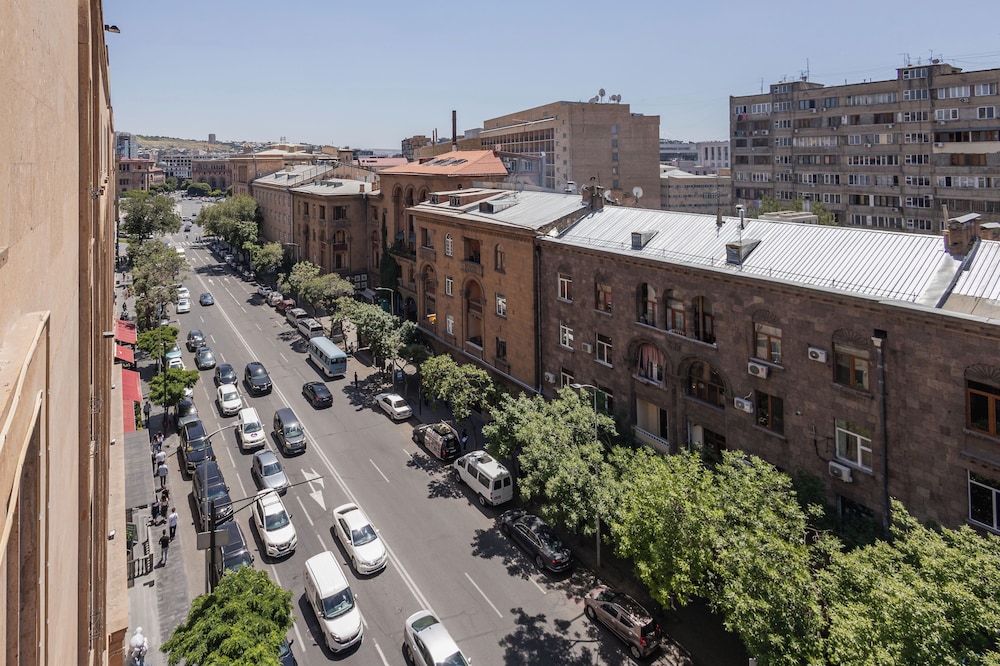 National by Stellar Hotels, Yerevan 72/76