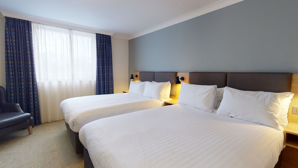HOLIDAY INN BRENTWOOD M25, JCT 28 20/74