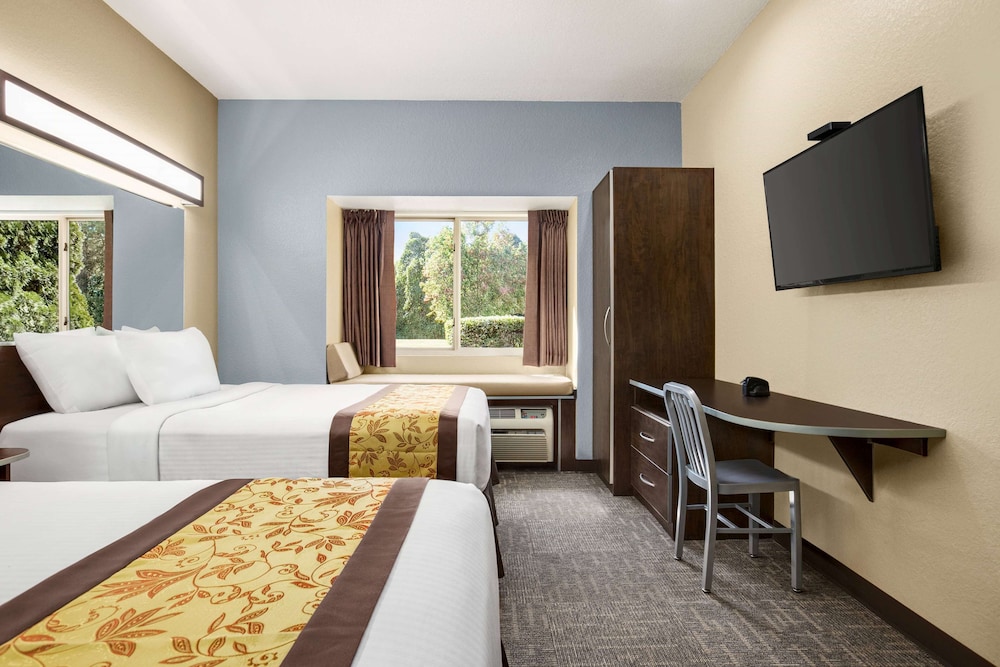 غرفة بسريرين كوين، Microtel Inn & Suites by Wyndham Woodstock/Atlanta North 2/3