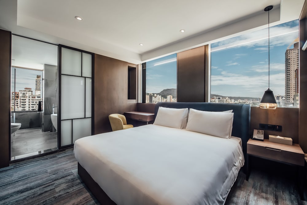 HARBOUR 10 HOTEL 17/69