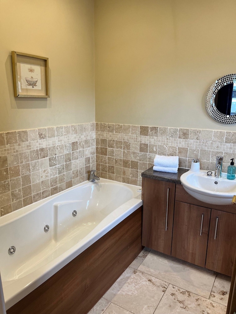 Newsham Grange Farm Bed and Breakfast 32/36