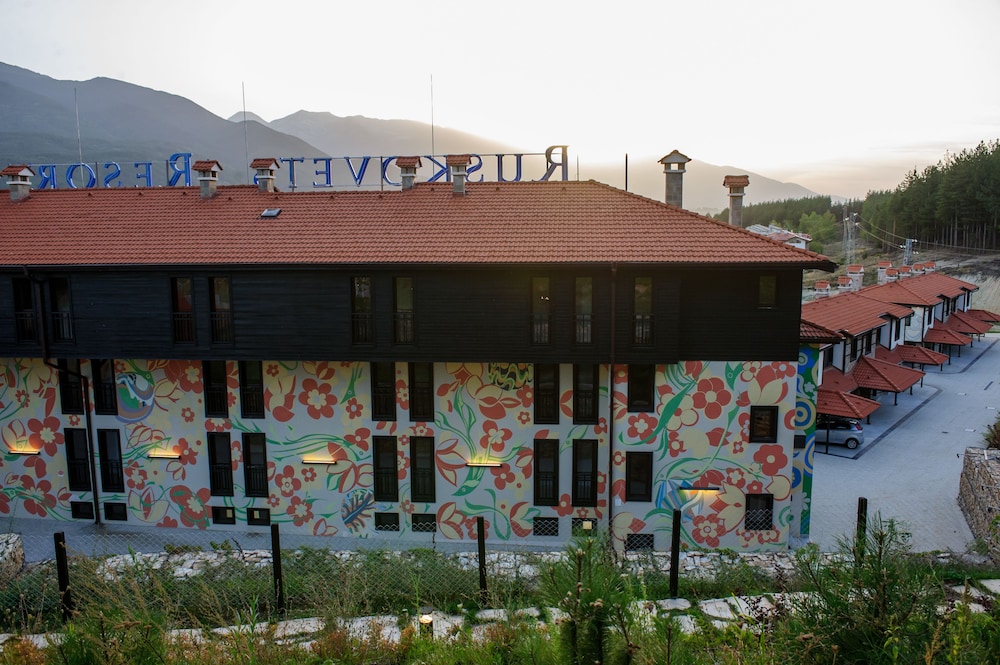 RUSKOVETS RESORT 4/61
