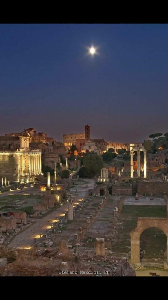 Hold Rome 56/62