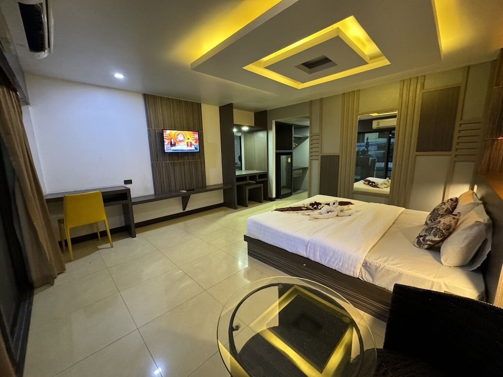 Mr.Mac's Hotel 37/50
