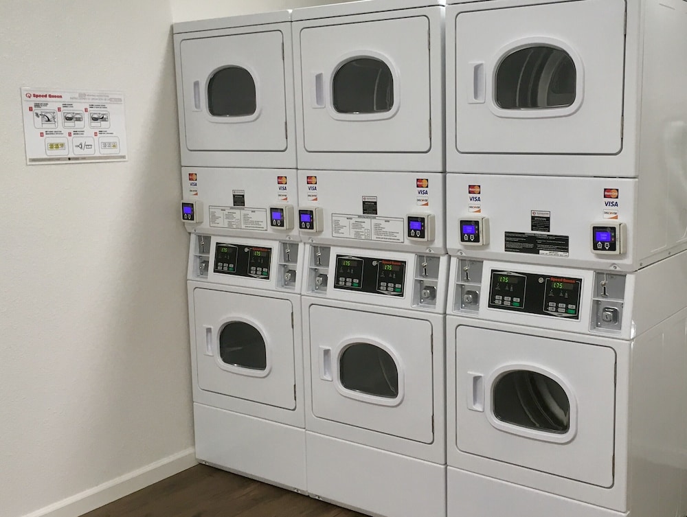 Stay Plus Extended Stay Suites 27/33