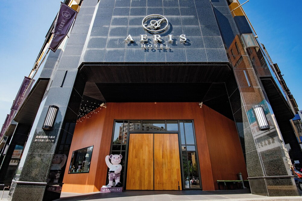 Aeris International Hotel 2/61
