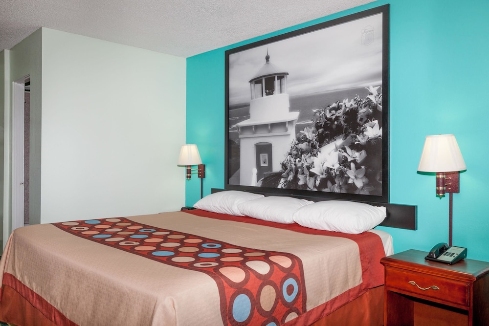 Super 8 by Wyndham Yreka 4/28