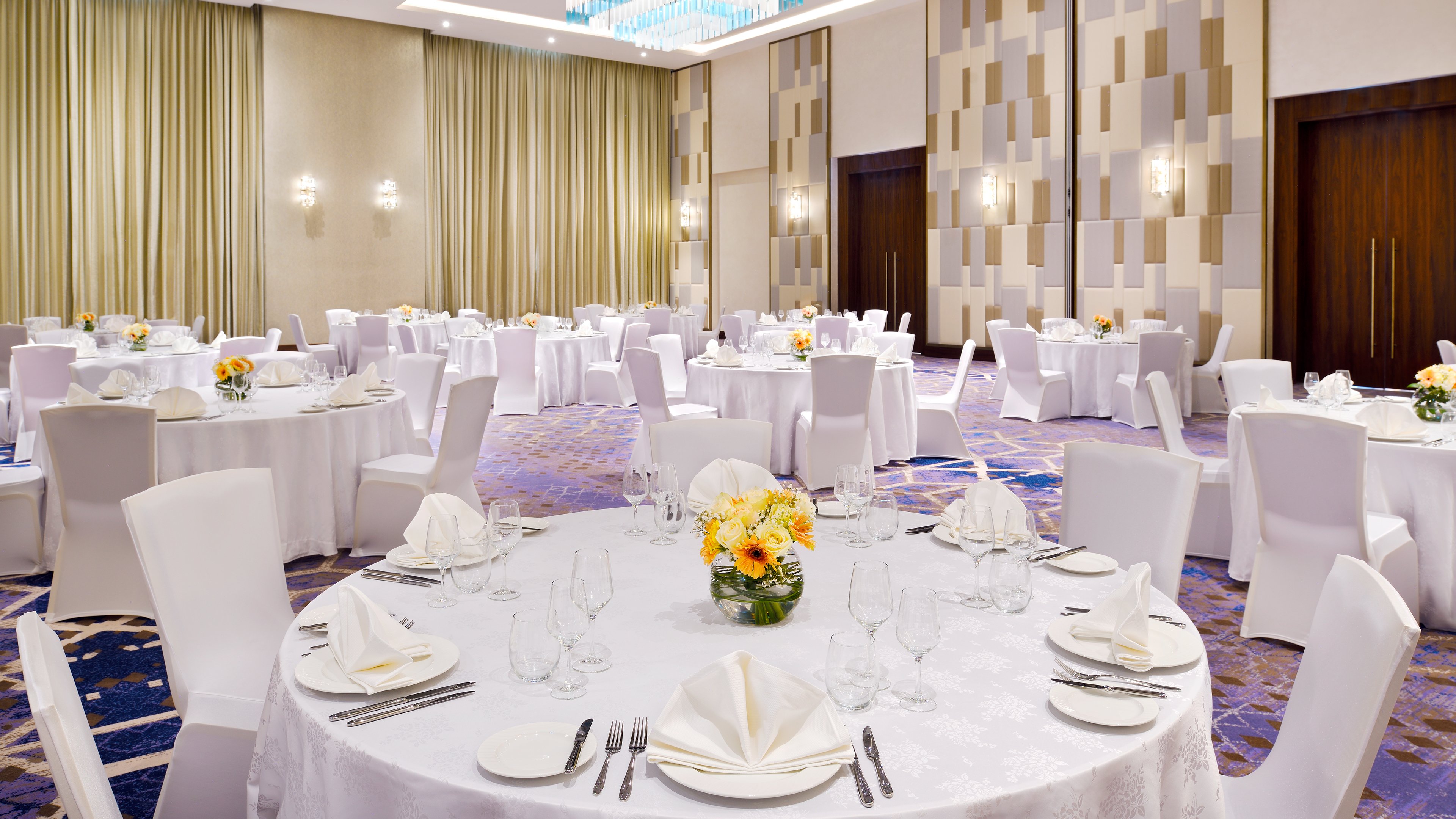 Staybridge Suites Dubai Al-Maktoum Airport 50/58