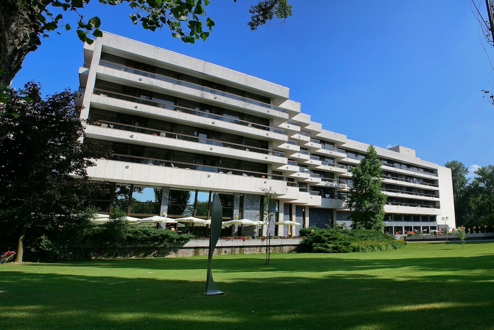 DANUBIUS HEALTH SPA RESORT ESPLANADE 11/66