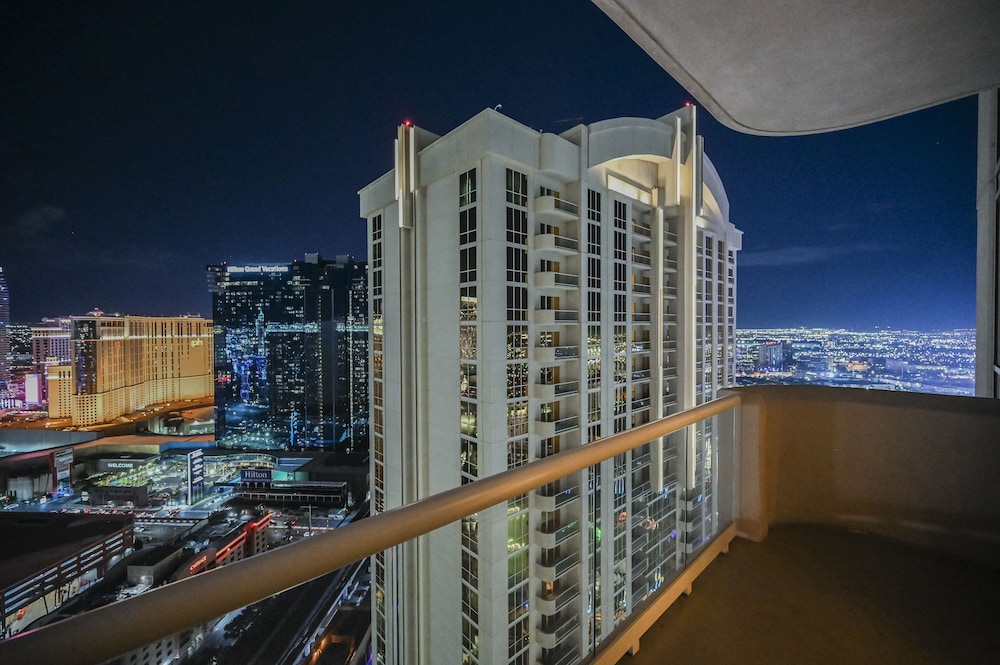 Stripviewsuites At Signature 2/73
