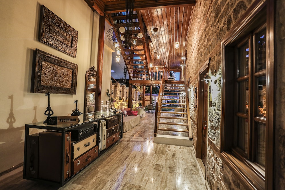 Char Me Boutique Hotel 59/77