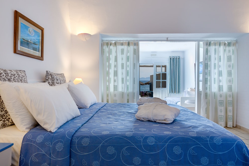 Sigalas Beach Hotel 7/34