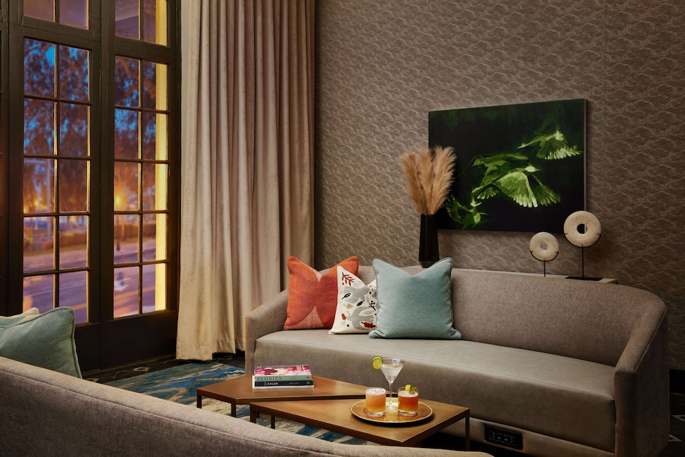 The Terrace Hotel Lakeland, Tapestry Collection by Hilton 45/71