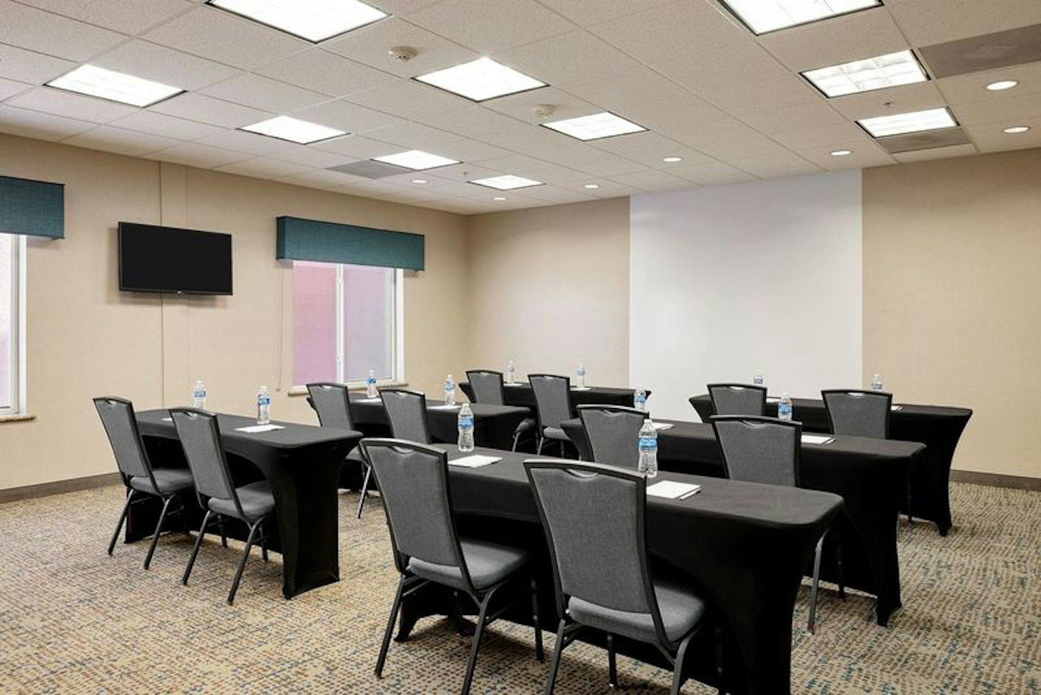 Hampton And Suites Ridgecrest Ca 18/23