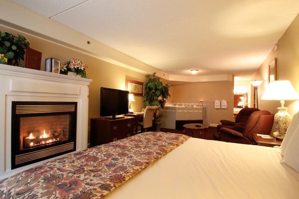 Fireside Inn Suites West Lebanon 12/53