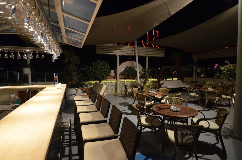 May Park Hotel 52/67