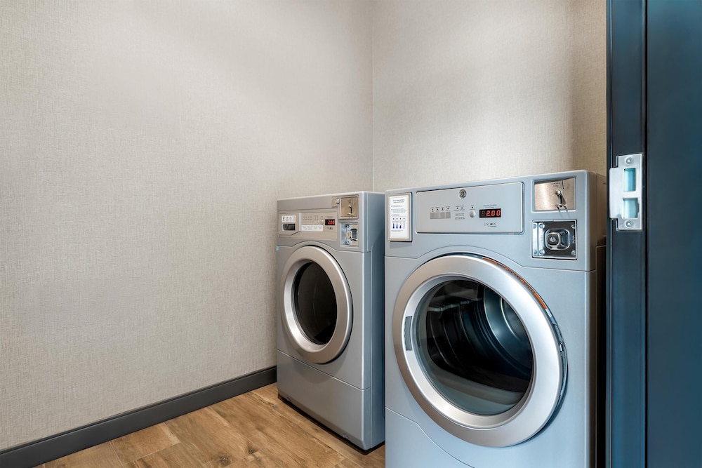 Hampton Inn Suites Pekin Peoria Area Il 33/56