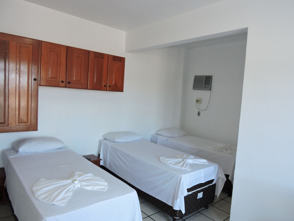 ROOM, TRIPLE