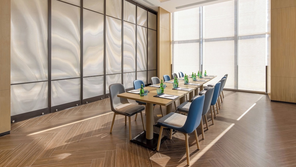Holiday Inn Express Qingdao Jinshui 32/49