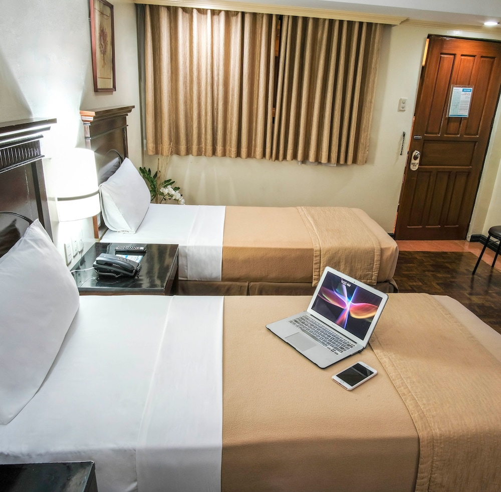 Fersal Hotel P Tuazon Cubao 37/55