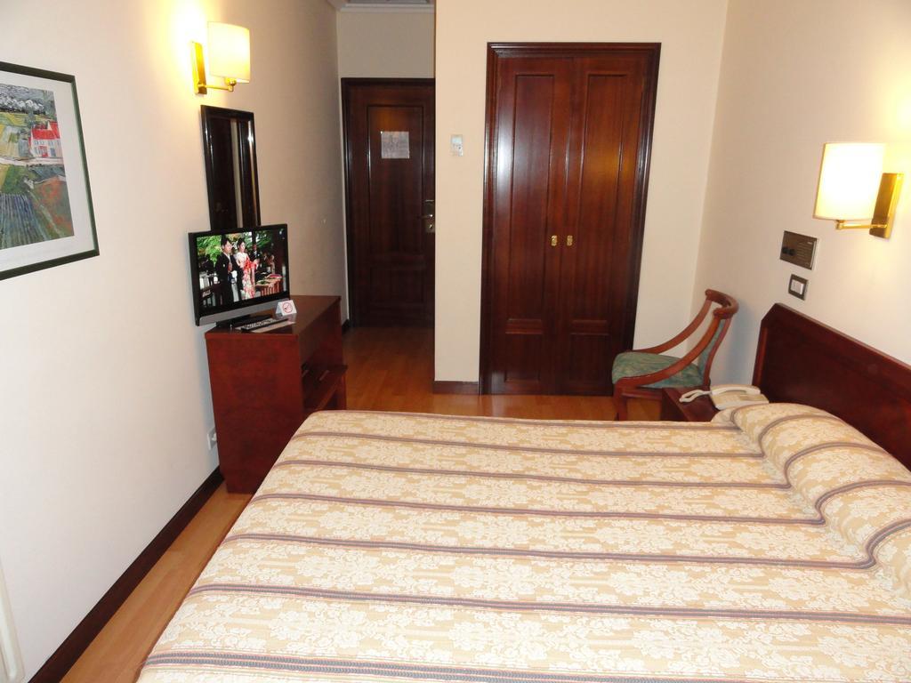 Hotel Compostela Vigo 26/50