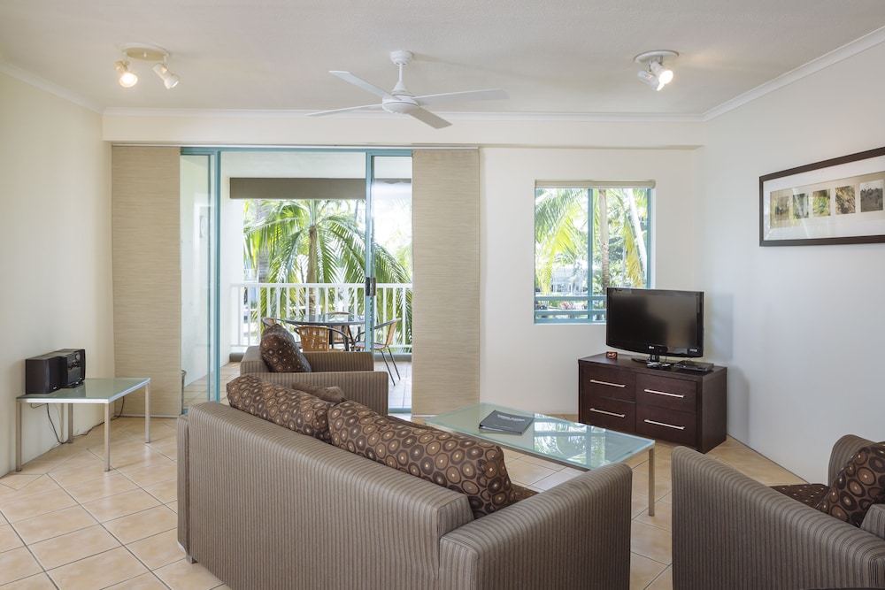 Coral Sands Beachfront Resort 38/59