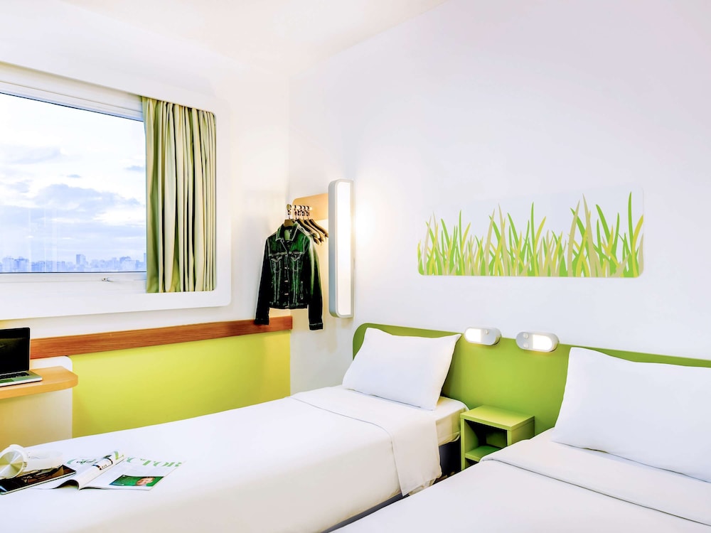 Ibis Budget Porto Alegre 17/66