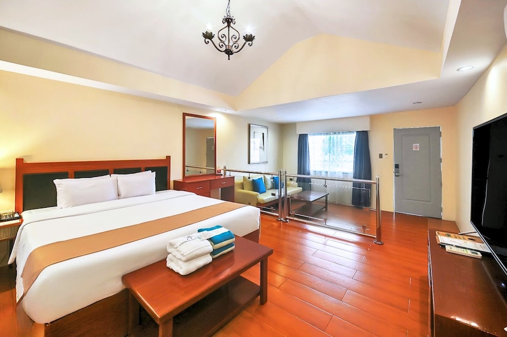 1 BEDROOM, VILLA, JETTED TUB