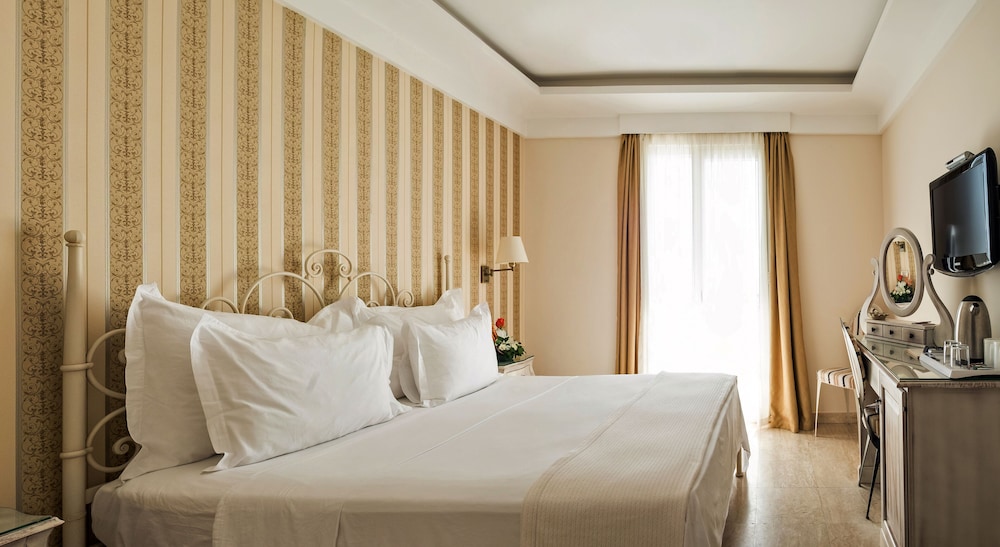 Hotel Azimut 15/50