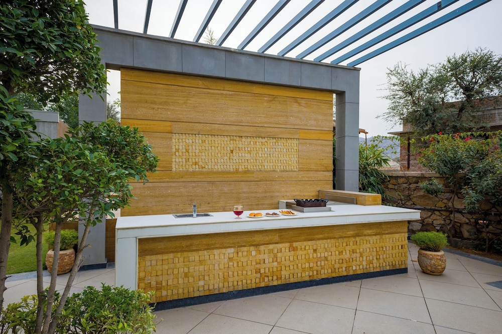 ELIVAAS Noah's Ark 3BHK Villa with Pvt Pool, Garden and Gazebo 14/64