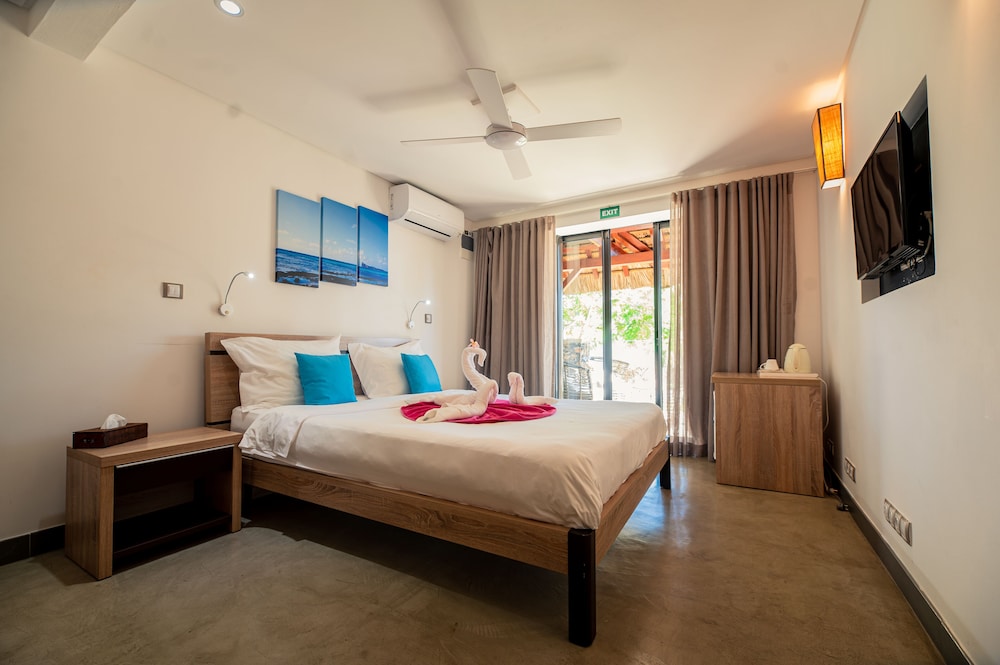 Toparadis Guest House 4/36