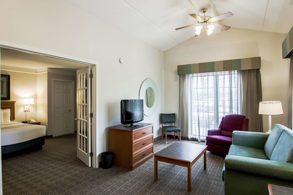 La Quinta Inn Lexington 34/52