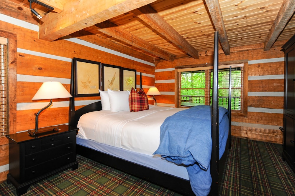 Dancing Bear Lodge 11/50